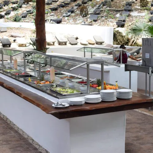 11-shared catamaran tour dinning