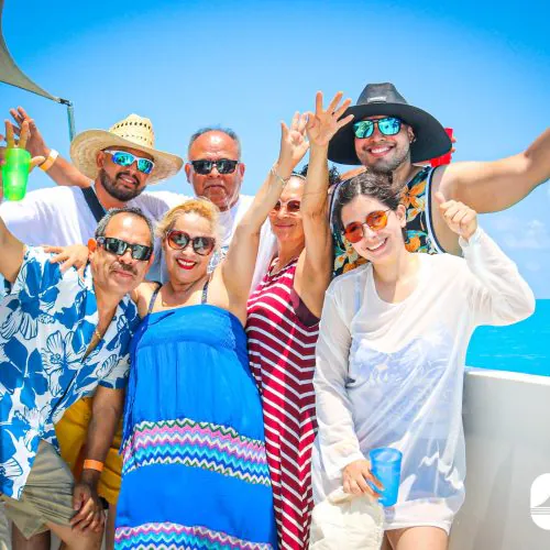 3-group catamaran tour cancun